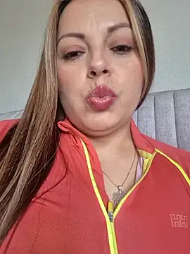 Snapshot of seherlatin chatting on May 27, 7:22 pm seherlatin online show from May 27, 7:22 pm