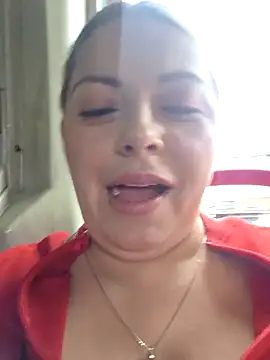 Snapshot of seherlatin chatting on June 1, 3:47 pm seherlatin online show from June 1, 3:47 pm