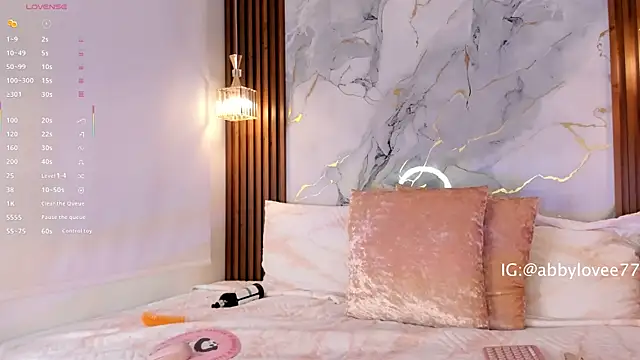 Gabbyy  online show from December 18, 4:24 pm