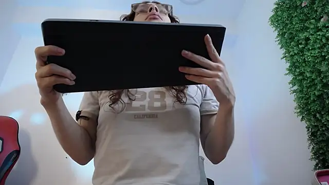 Katy Van online show from December 19, 9:44 pm