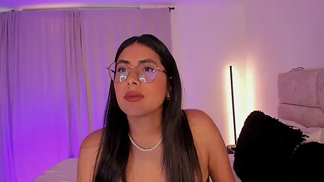 tina olsen07 online show from April 19, 10:01 pm