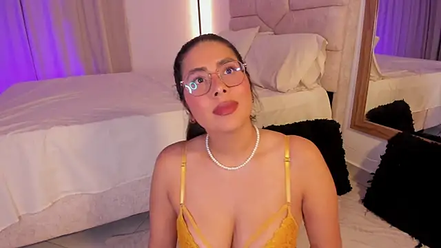 tina olsen07 online show from April 20, 11:17 pm