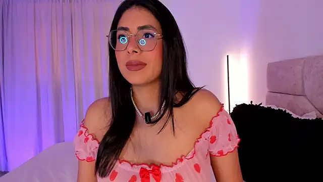 Snapshot of tina_olsen07 chatting on April 23, 4:53 pm tina olsen07 online show from April 23, 4:53 pm