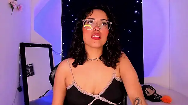 willow poisson online show from February 7, 5:29 pm