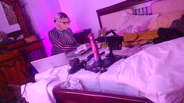 CharlotteVixxens online show from August 9, 12:23 am