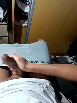 Snapshot of foxy__z chatting on March 3, 2:28 am foxy z online show from March 3, 2:28 am