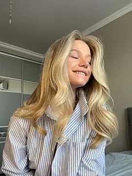 JessIsLove online show from February 28, 5:37 am