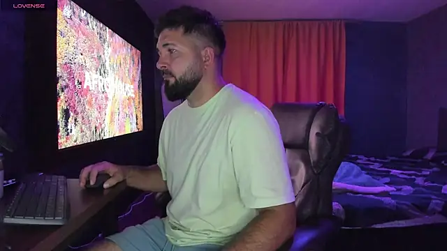 Snapshot of Eduu2322 chatting on September 24, 8:12 pm Eduu2322 online show from September 24, 8:12 pm