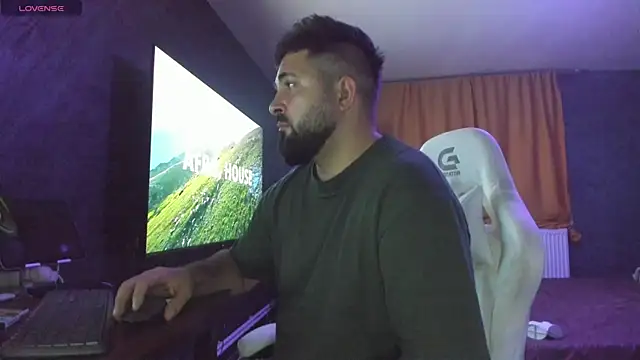 Snapshot of Eduu2322 chatting on November 7, 9:59 pm Eduu2322 online show from November 7, 9:59 pm