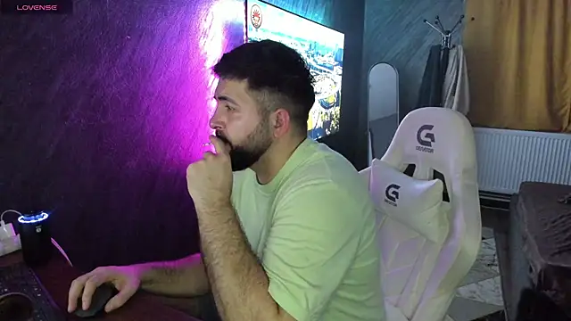 Eduu2322 online show from April 17, 9:07 pm