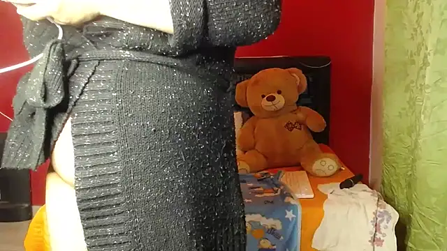 Snapshot of karolhot916 chatting on December 19, 11:12 pm karolhot916 online show from December 19, 11:12 pm