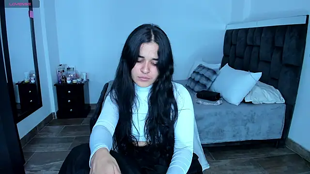 Snapshot of SweetMegan_1 chatting on February 5, 10:12 pm SweetMegan 1 online show from February 5, 10:12 pm