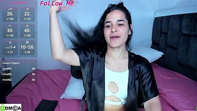 Snapshot of SweetMegan_1 chatting on March 2, 3:24 am SweetMegan 1 online show from March 2, 3:24 am