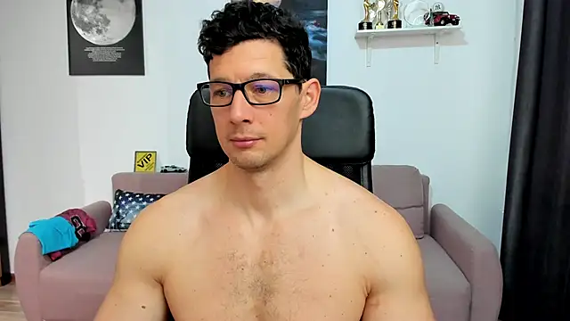 BrutusK08 online show from April 1, 8:15 am