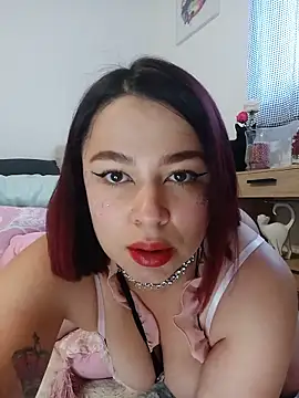 Snapshot of Lia_Roxx chatting on May 15, 6:15 pm Lia Roxx online show from May 15, 6:15 pm
