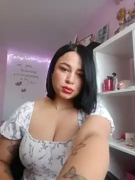 Snapshot of Lia_Roxx chatting on June 10, 7:40 am Lia Roxx online show from June 10, 7:40 am
