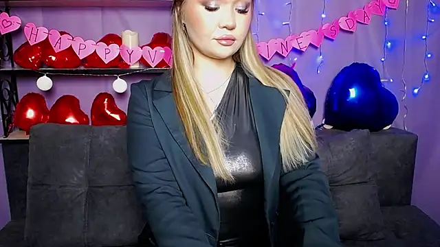 StacyYellig online show from February 2, 11:11 pm