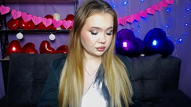 StacyYellig online show from February 3, 4:14 am