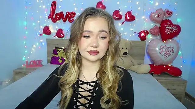 StacyYellig online show from February 6, 8:50 am