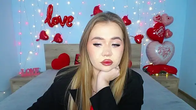 StacyYellig online show from February 15, 6:44 am