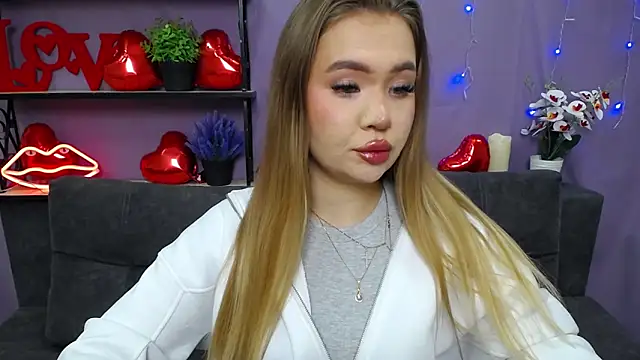 StacyYellig online show from March 4, 11:54 pm