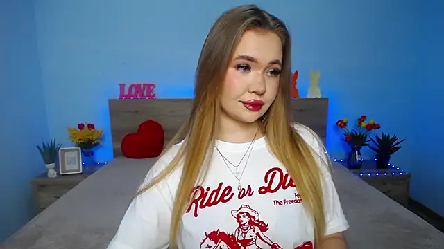 StacyYellig online show from March 11, 2:10 am