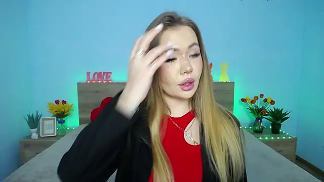 StacyYellig online show from March 12, 11:31 am