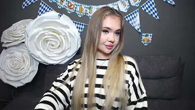 StacyYellig online show from October 5, 7:34 pm