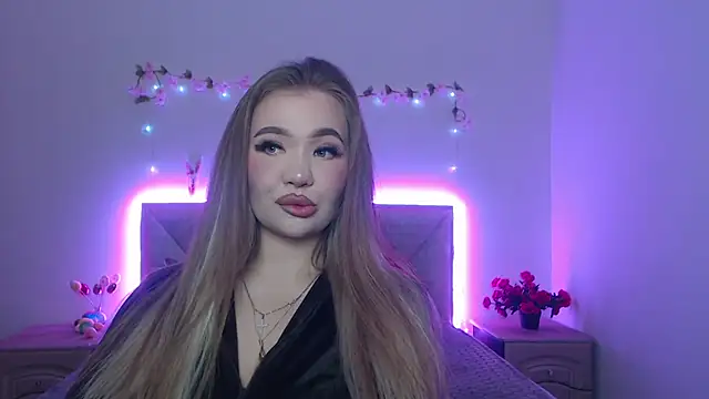 StacyYellig online show from April 13, 8:36 pm