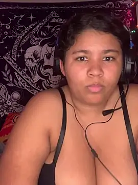 Snapshot of KittyLoroi chatting on October 22, 6:13 am KittyLoroi online show from October 22, 6:13 am