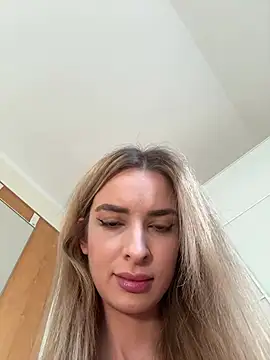 Snapshot of EvieEvans chatting on January 1, 1:59 pm EvieEvans online show from January 1, 1:59 pm