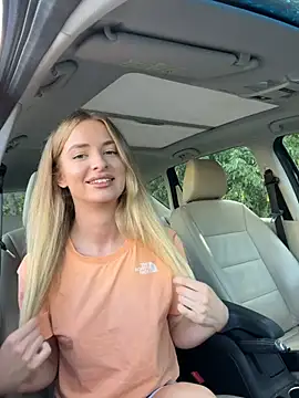 Snapshot of EvieEvans chatting on July 2, 5:08 pm EvieEvans online show from July 2, 5:08 pm