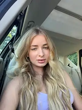 Snapshot of EvieEvans chatting on July 10, 3:47 pm EvieEvans online show from July 10, 3:47 pm