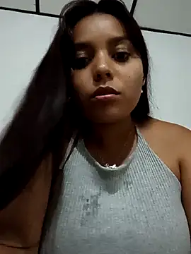 Snapshot of stefanie010 chatting on December 20, 10:54 pm stefanie010 online show from December 20, 10:54 pm