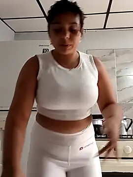 Snapshot of stefanie010 chatting on January 8, 4:33 pm stefanie010 online show from January 8, 4:33 pm