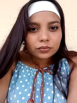 Snapshot of stefanie010 chatting on January 8, 9:34 pm stefanie010 online show from January 8, 9:34 pm