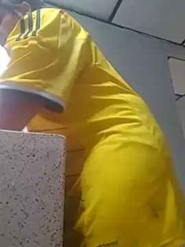 Snapshot of stefanie010 chatting on January 11, 9:46 pm stefanie010 online show from January 11, 9:46 pm