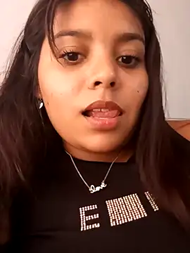 Snapshot of stefanie010 chatting on January 12, 6:27 pm stefanie010 online show from January 12, 6:27 pm