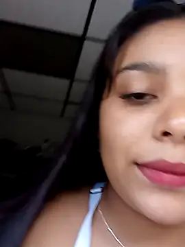 Snapshot of stefanie010 chatting on January 14, 8:37 pm stefanie010 online show from January 14, 8:37 pm