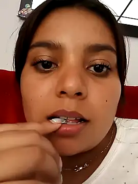 Snapshot of stefanie010 chatting on January 21, 6:12 pm stefanie010 online show from January 21, 6:12 pm