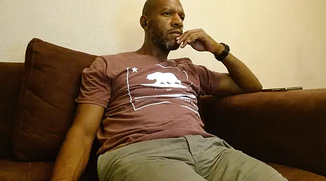 Snapshot of elmorenazost chatting on February 2, 7:09 am elmorenazost online show from February 2, 7:09 am