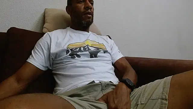 Snapshot of elmorenazost chatting on February 16, 2:31 am elmorenazost online show from February 16, 2:31 am