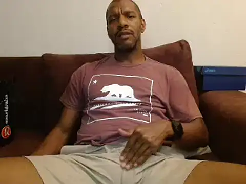 Snapshot of elmorenazost chatting on March 8, 3:50 am elmorenazost online show from March 8, 3:50 am