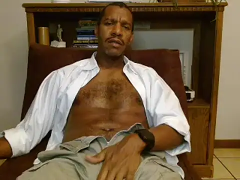 Snapshot of elmorenazost chatting on March 20, 3:45 am elmorenazost online show from March 20, 3:45 am