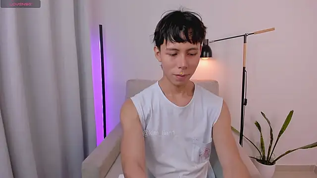 Snapshot of kim_lian21 chatting on January 17, 11:37 am kim lian21 online show from January 17, 11:37 am