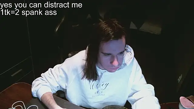 Snapshot of izilizi_23 chatting on December 8, 6:11 am izilizi 23 online show from December 8, 6:11 am