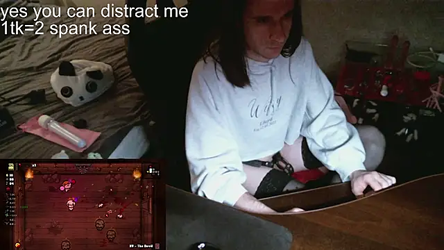 Snapshot of izilizi_23 chatting on December 8, 7:00 pm izilizi 23 online show from December 8, 7:00 pm