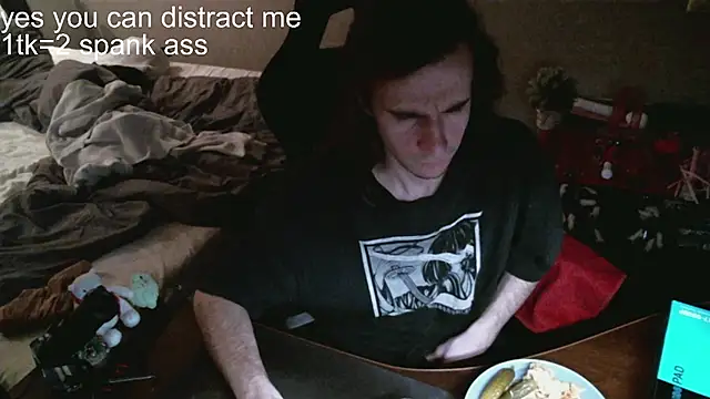 Snapshot of izilizi_23 chatting on December 10, 4:06 pm izilizi 23 online show from December 10, 4:06 pm