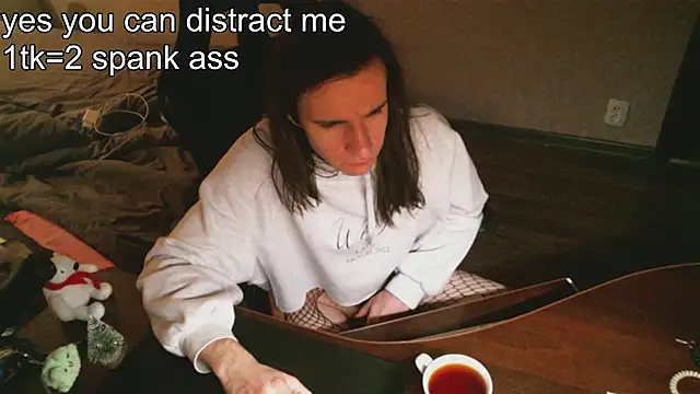 Snapshot of izilizi_23 chatting on December 28, 3:15 am izilizi 23 online show from December 28, 3:15 am