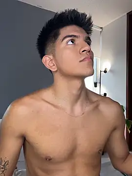 santiago 01 online show from December 19, 10:28 pm